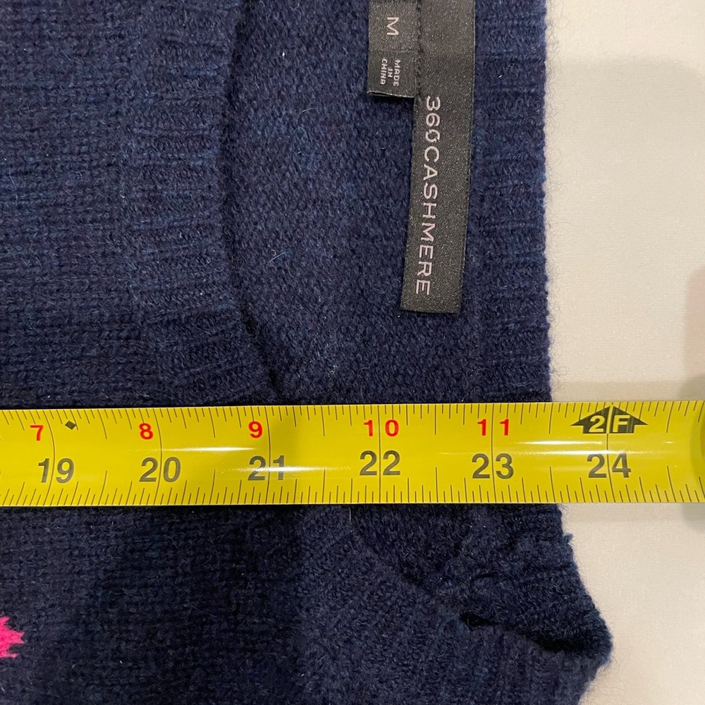 360 Cashmere Navy Sweater With Fuchsia Stars - Picture 5 of 13